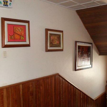 Volunteer House Hotell Quito Exteriör bild