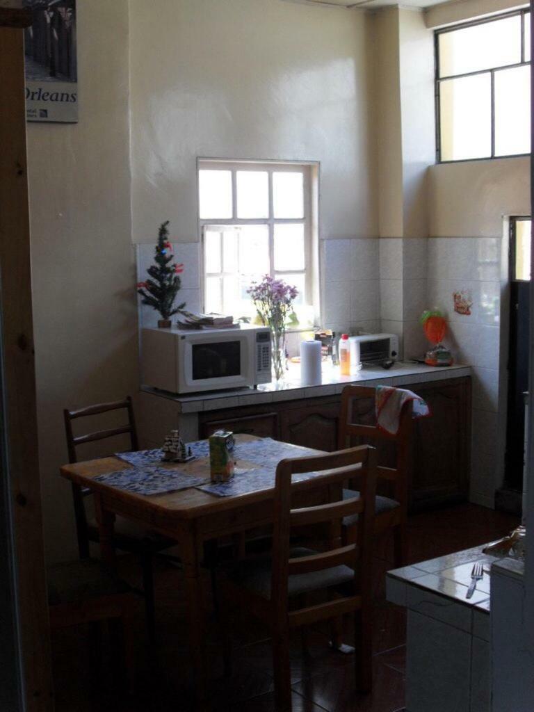 Volunteer House Hotell Quito Exteriör bild