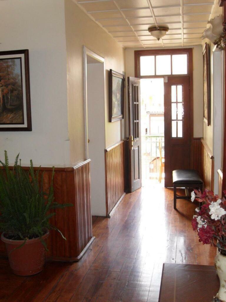Volunteer House Hotell Quito Exteriör bild